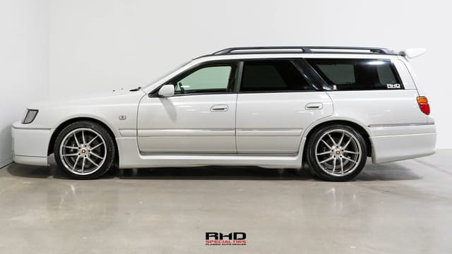 1998 Nissan Stagea JDM car for sale — photo 4 of 10