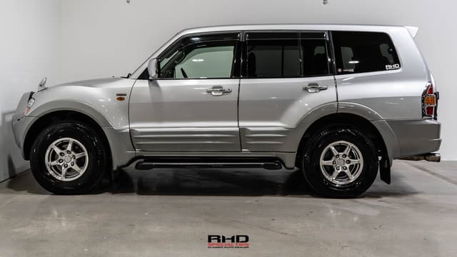 2001 Mitsubishi Pajero JDM car for sale — photo 5 of 10