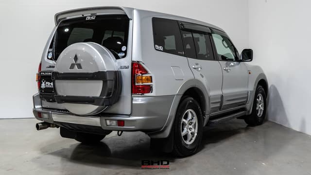 2001 Mitsubishi Pajero JDM car for sale — photo 8 of 10
