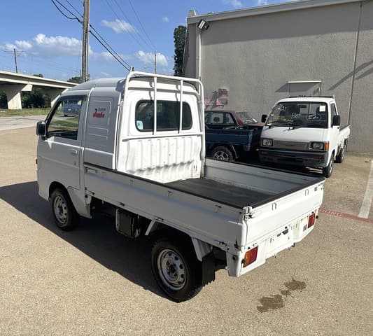 1997 Daihatsu Hijet JDM car for sale — photo 2 of 2