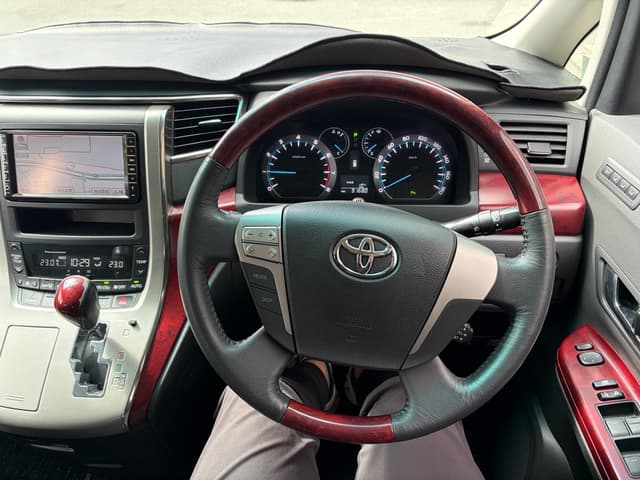 2009 Toyota Vellfire JDM car for sale — photo 6 of 15