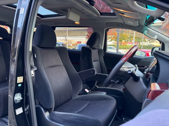 2008 Toyota Vellfire JDM car for sale — photo 14 of 18