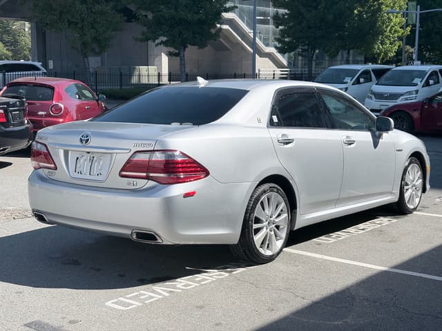 2010 Toyota Crown JDM car for sale — photo 7 of 18