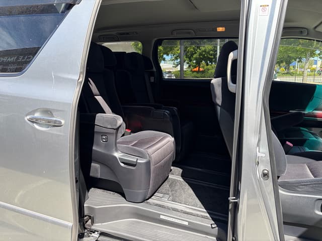 2009 Toyota Vellfire JDM car for sale — photo 13 of 13