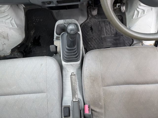 2001 Mitsubishi Minicab JDM car for sale — photo 17 of 24