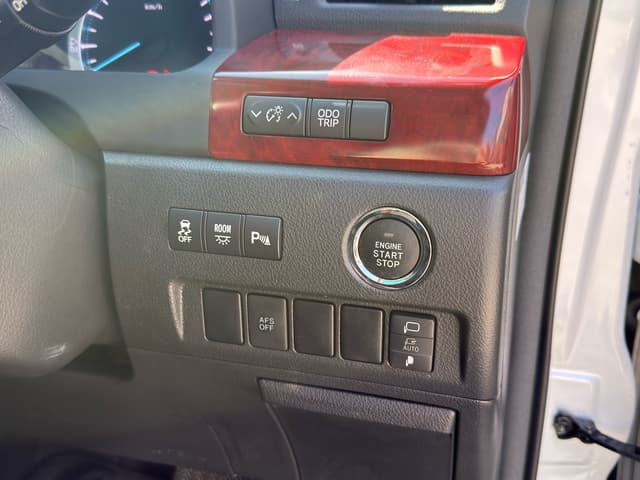 2010 Toyota Vellfire JDM car for sale — photo 10 of 13