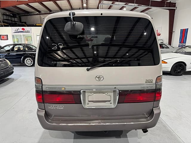 1997 Toyota HiAce JDM car for sale — photo 4 of 25