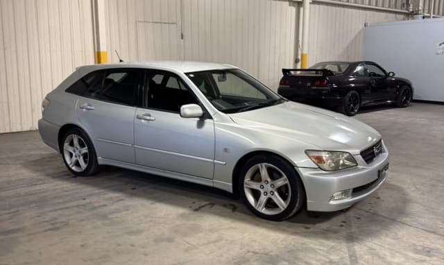 2001 Toyota Altezza JDM car for sale — photo 5 of 25