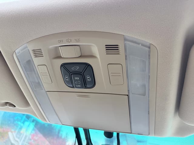 2008 Toyota Alphard JDM car for sale — photo 12 of 19