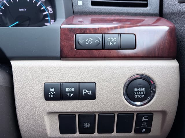 2008 Toyota Vellfire JDM car for sale — photo 10 of 18