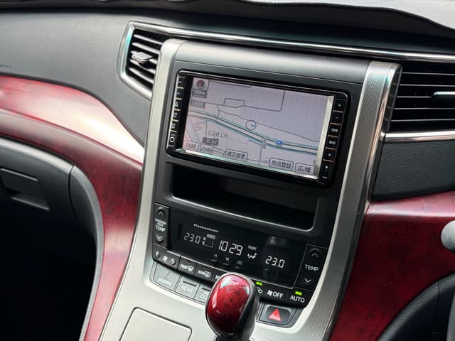 2009 Toyota Vellfire JDM car for sale — photo 9 of 15