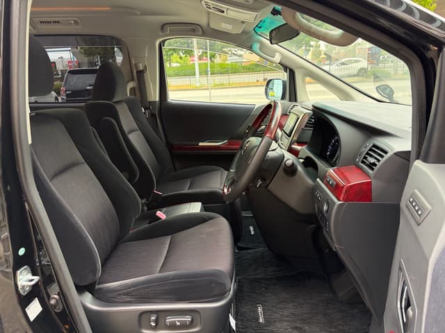 2009 Toyota Vellfire JDM car for sale — photo 9 of 17