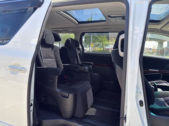 2010 Toyota Vellfire JDM car for sale — photo 13 of 13