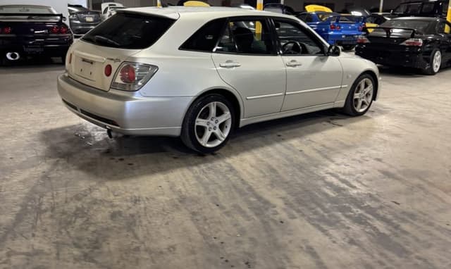 2001 Toyota Altezza JDM car for sale — photo 12 of 25