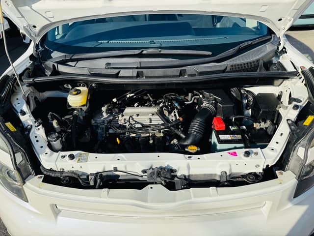 2010 Toyota Voxy JDM car for sale — photo 15 of 25