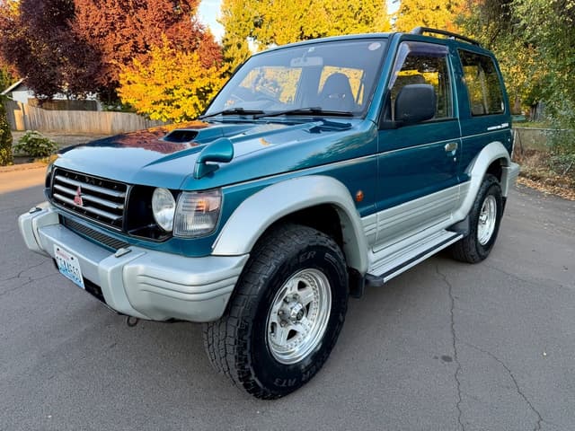 1994 Mitsubishi Pajero JDM car for sale — photo 5 of 25