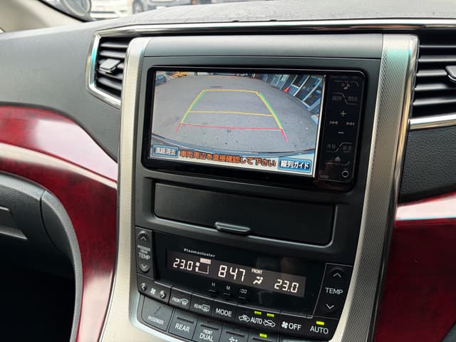 2009 Toyota Vellfire JDM car for sale — photo 14 of 17