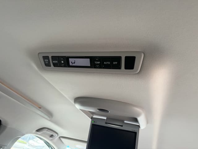 2009 Toyota Vellfire JDM car for sale — photo 15 of 15