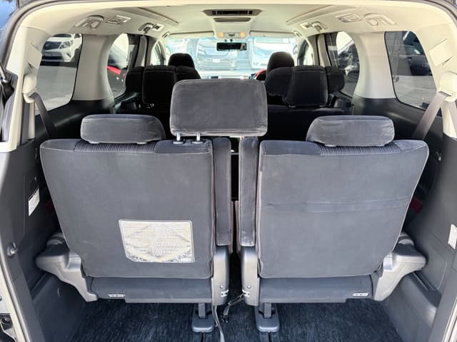 2009 Toyota Vellfire JDM car for sale — photo 18 of 19