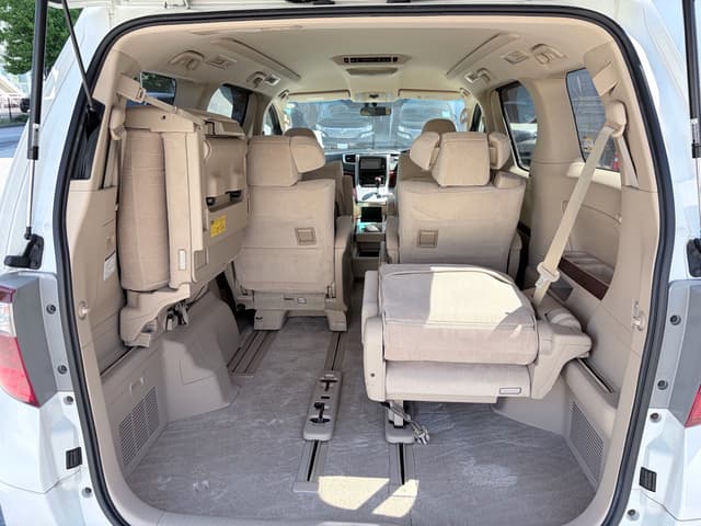2008 Toyota Alphard JDM car for sale — photo 17 of 18