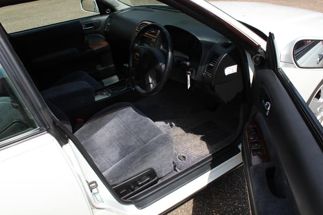 1997 Nissan Cedric JDM car for sale — photo 12 of 25