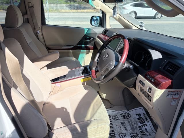 2008 Toyota Vellfire JDM car for sale — photo 16 of 21