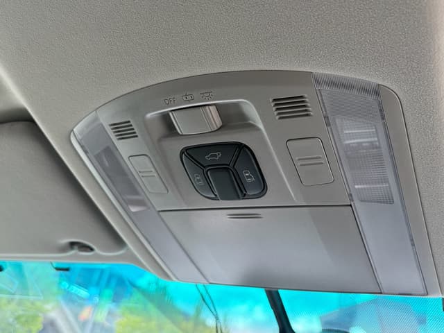 2009 Toyota Vellfire JDM car for sale — photo 8 of 15