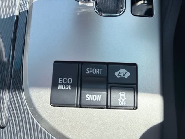 2010 Toyota Crown JDM car for sale — photo 15 of 18