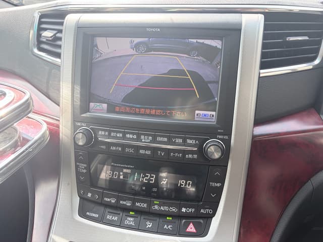 2009 Toyota Vellfire JDM car for sale — photo 11 of 22