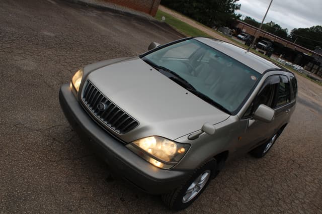 2000 Toyota Harrier JDM car for sale — photo 10 of 25