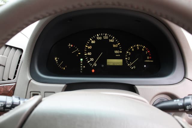 2000 Toyota Harrier JDM car for sale — photo 16 of 25