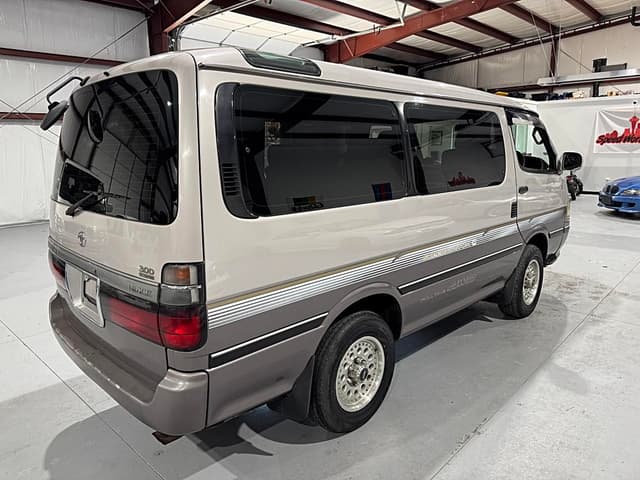 1997 Toyota HiAce JDM car for sale — photo 5 of 25