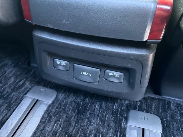 2008 Toyota Vellfire JDM car for sale — photo 17 of 18