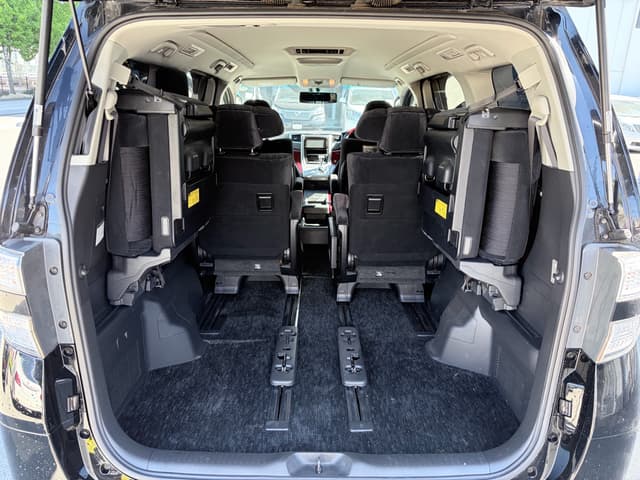 2009 Toyota Vellfire JDM car for sale — photo 17 of 19