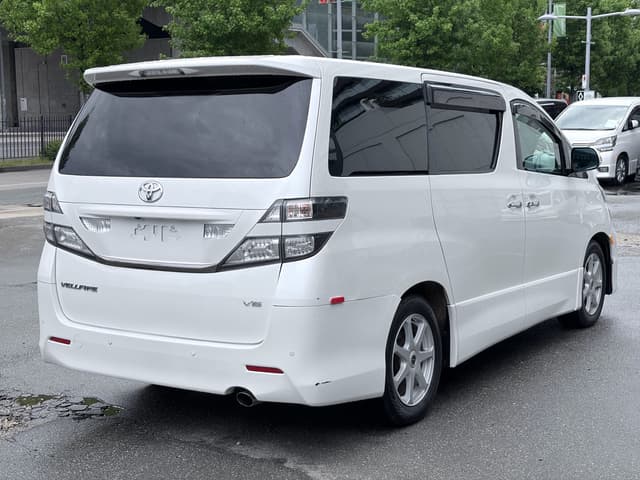 2009 Toyota Vellfire JDM car for sale — photo 7 of 17