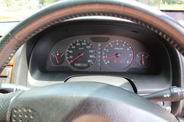 1997 Nissan Cedric JDM car for sale — photo 16 of 25