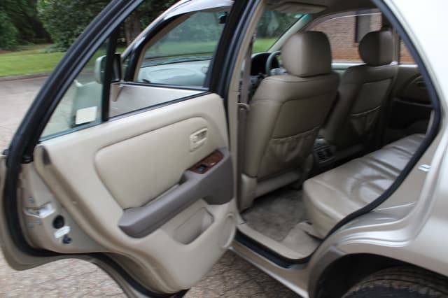 2000 Toyota Harrier JDM car for sale — photo 23 of 25
