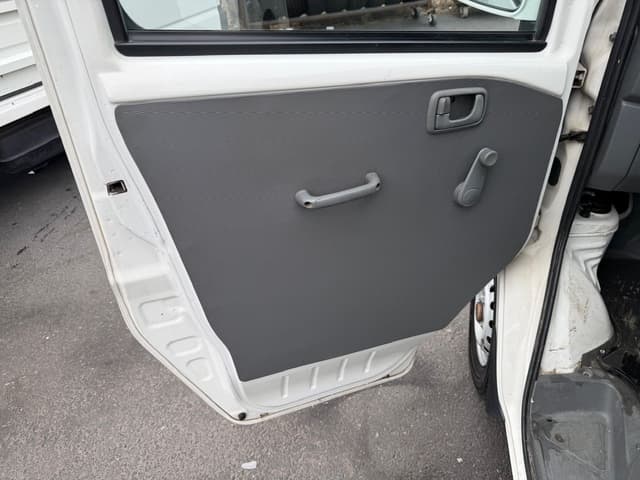 2001 Mitsubishi Minicab JDM car for sale — photo 19 of 24