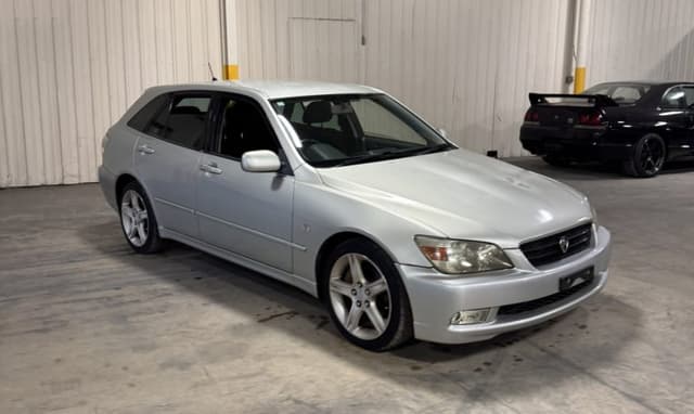 2001 Toyota Altezza JDM car for sale — photo 4 of 25