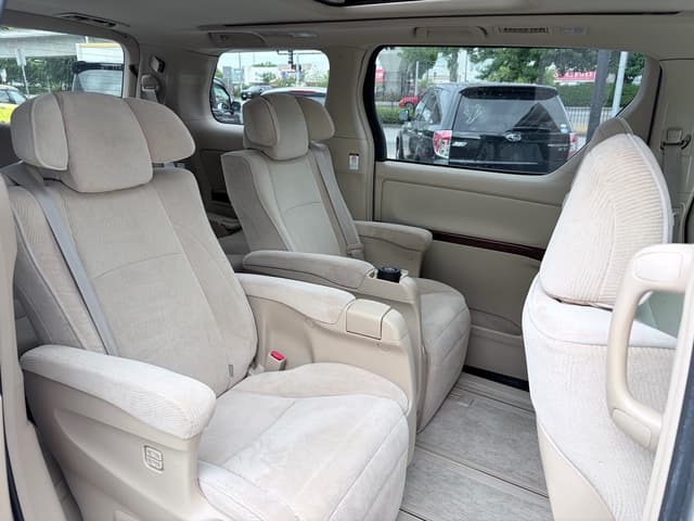 2008 Toyota Vellfire JDM car for sale — photo 15 of 18