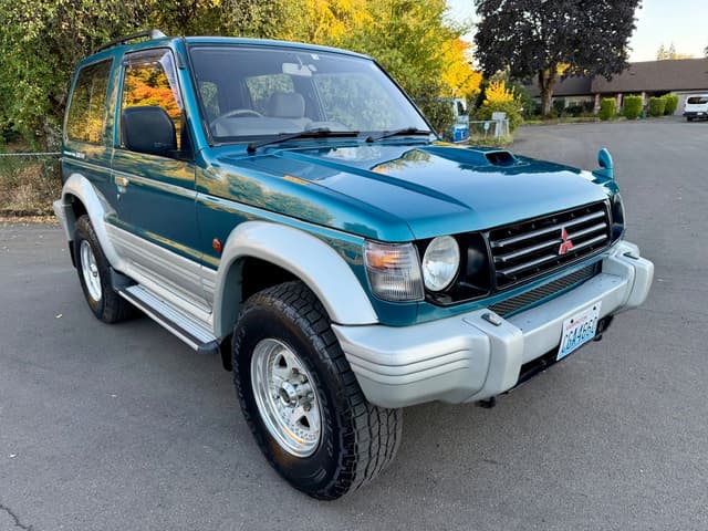 1994 Mitsubishi Pajero JDM car for sale — photo 3 of 25