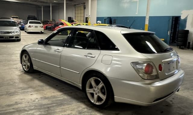 2001 Toyota Altezza JDM car for sale — photo 20 of 25