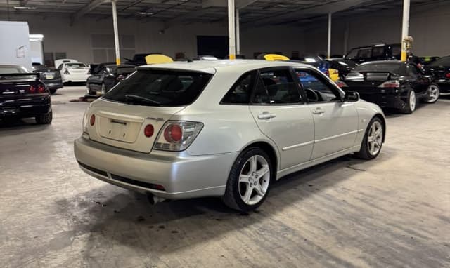 2001 Toyota Altezza JDM car for sale — photo 13 of 25