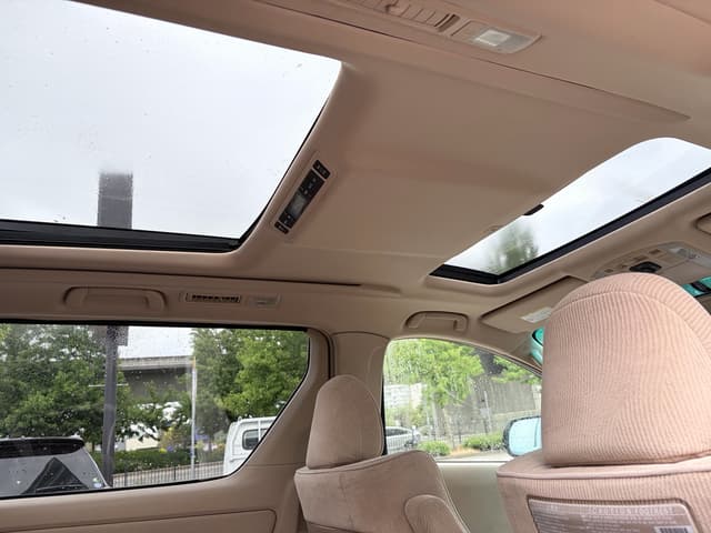 2008 Toyota Vellfire JDM car for sale — photo 16 of 18