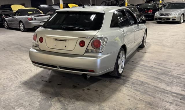 2001 Toyota Altezza JDM car for sale — photo 15 of 25