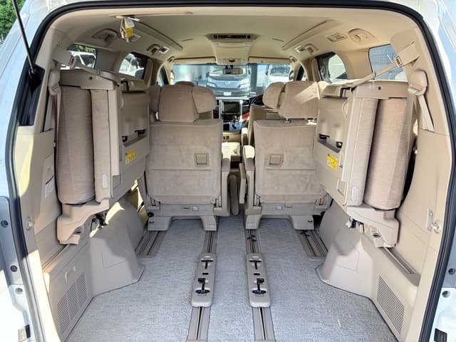 2010 Toyota Alphard JDM car for sale — photo 19 of 20