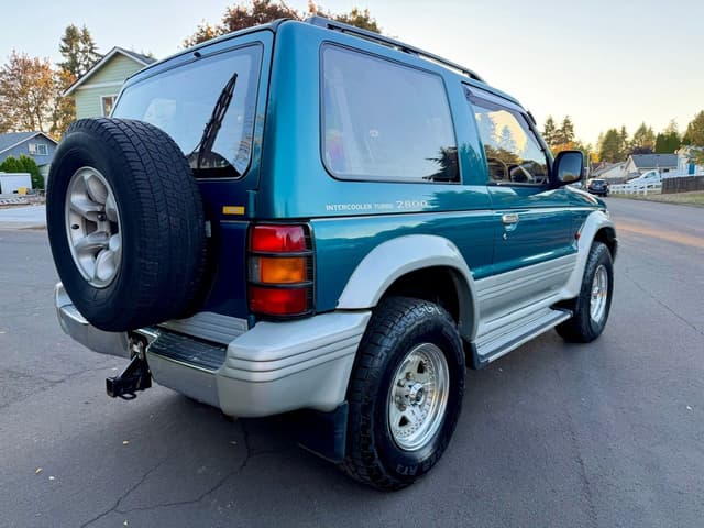 1994 Mitsubishi Pajero JDM car for sale — photo 9 of 25