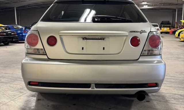 2001 Toyota Altezza JDM car for sale — photo 17 of 25