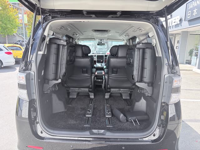 2009 Toyota Vellfire JDM car for sale — photo 21 of 22