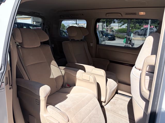 2008 Toyota Vellfire JDM car for sale — photo 17 of 21